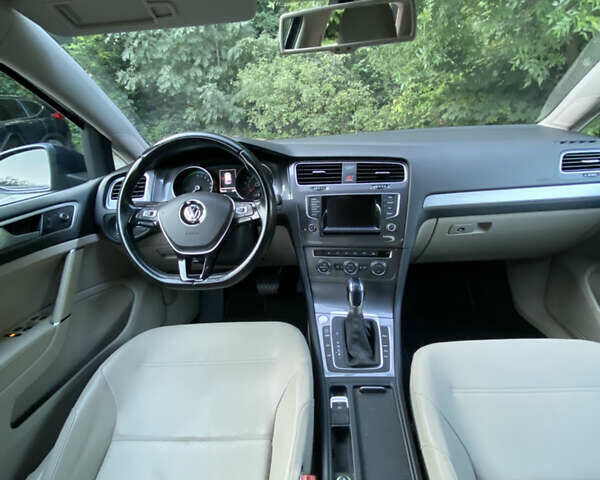 Синий Фольксваген e-Golf, объемом двигателя 0 л и пробегом 126 тыс. км за 10500 $, фото 16 на Automoto.ua