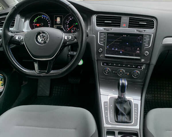 Синий Фольксваген e-Golf, объемом двигателя 0 л и пробегом 63 тыс. км за 9500 $, фото 17 на Automoto.ua