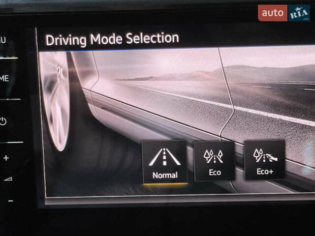 Синий Фольксваген e-Golf, объемом двигателя 0 л и пробегом 149 тыс. км за 12300 $, фото 25 на Automoto.ua