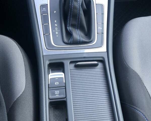 Синий Фольксваген e-Golf, объемом двигателя 0 л и пробегом 149 тыс. км за 12300 $, фото 9 на Automoto.ua