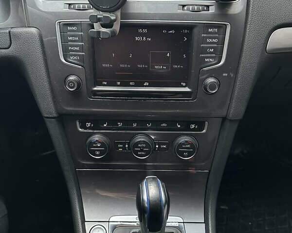 Синий Фольксваген e-Golf, объемом двигателя 0 л и пробегом 111 тыс. км за 8200 $, фото 18 на Automoto.ua