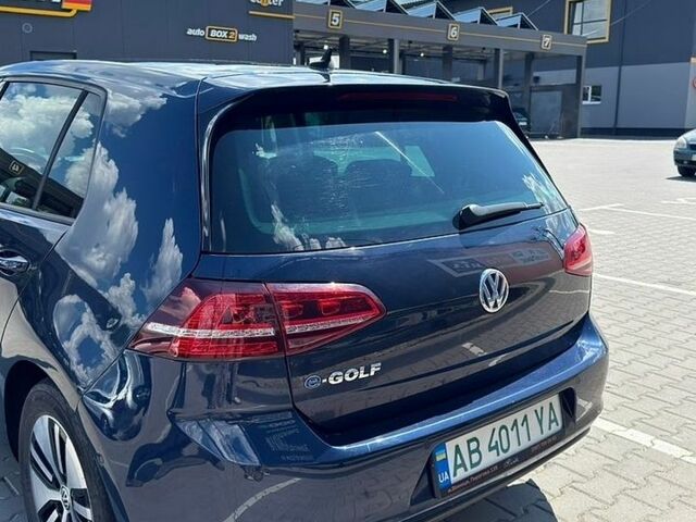 Синий Фольксваген e-Golf, объемом двигателя 0 л и пробегом 96 тыс. км за 10000 $, фото 5 на Automoto.ua