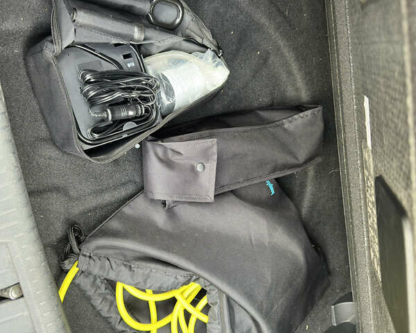 Синий Фольксваген e-Golf, объемом двигателя 0 л и пробегом 111 тыс. км за 8500 $, фото 14 на Automoto.ua