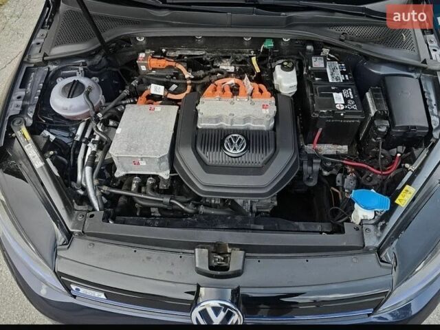 Синій Фольксваген e-Golf, об'ємом двигуна 0 л та пробігом 92 тис. км за 9000 $, фото 10 на Automoto.ua