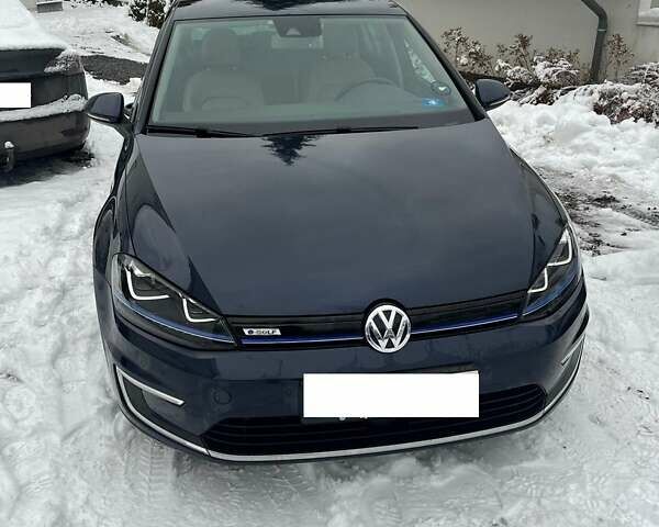 Синий Фольксваген e-Golf, объемом двигателя 0 л и пробегом 105 тыс. км за 13500 $, фото 21 на Automoto.ua