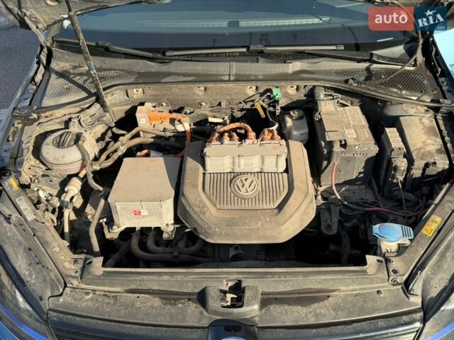 Синій Фольксваген e-Golf, об'ємом двигуна 0 л та пробігом 102 тис. км за 8800 $, фото 31 на Automoto.ua