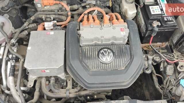 Синий Фольксваген e-Golf, объемом двигателя 0 л и пробегом 110 тыс. км за 8750 $, фото 13 на Automoto.ua