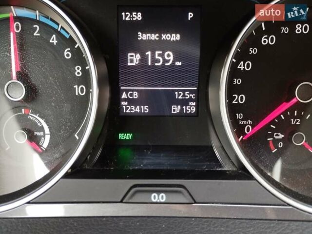 Синий Фольксваген e-Golf, объемом двигателя 0 л и пробегом 123 тыс. км за 8950 $, фото 13 на Automoto.ua