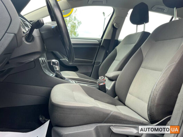 Синий Фольксваген e-Golf, объемом двигателя 24 л и пробегом 117 тыс. км за 9500 $, фото 7 на Automoto.ua