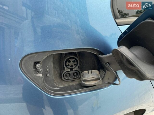 Синій Фольксваген e-Golf, об'ємом двигуна 0 л та пробігом 98 тис. км за 8799 $, фото 7 на Automoto.ua