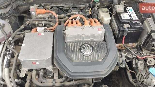 Синий Фольксваген e-Golf, объемом двигателя 0 л и пробегом 110 тыс. км за 8750 $, фото 11 на Automoto.ua