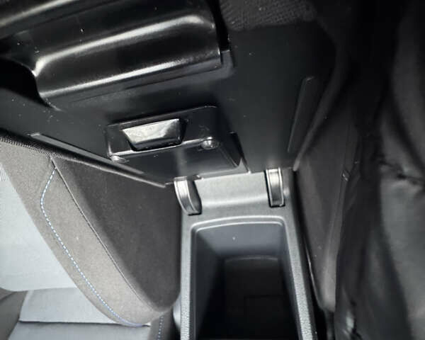 Синий Фольксваген e-Golf, объемом двигателя 0 л и пробегом 99 тыс. км за 9500 $, фото 34 на Automoto.ua