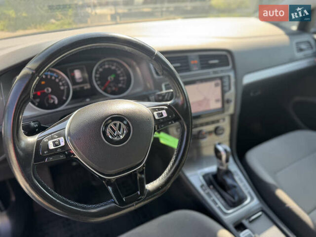 Синий Фольксваген e-Golf, объемом двигателя 0 л и пробегом 195 тыс. км за 7700 $, фото 12 на Automoto.ua