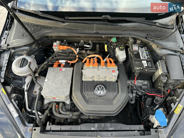 Синій Фольксваген e-Golf, об'ємом двигуна 0 л та пробігом 135 тис. км за 8350 $, фото 37 на Automoto.ua