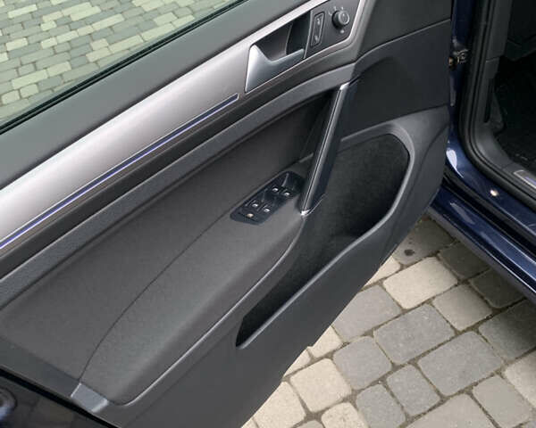 Синий Фольксваген e-Golf, объемом двигателя 0 л и пробегом 63 тыс. км за 9500 $, фото 10 на Automoto.ua