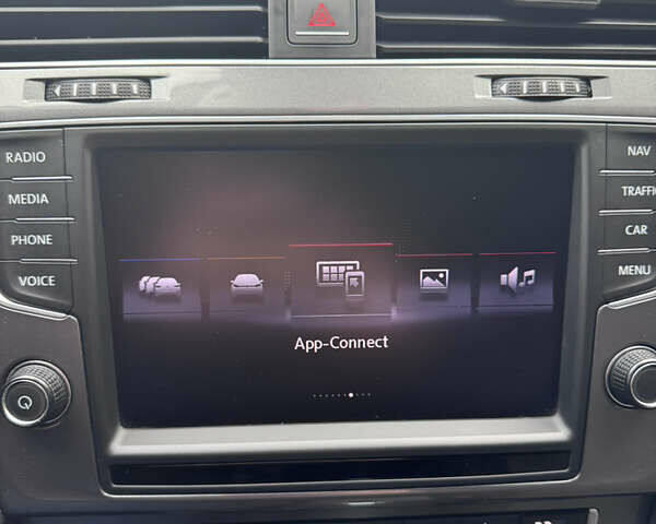 Синий Фольксваген e-Golf, объемом двигателя 0 л и пробегом 99 тыс. км за 9500 $, фото 52 на Automoto.ua