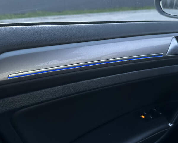 Синий Фольксваген e-Golf, объемом двигателя 0 л и пробегом 85 тыс. км за 11500 $, фото 8 на Automoto.ua