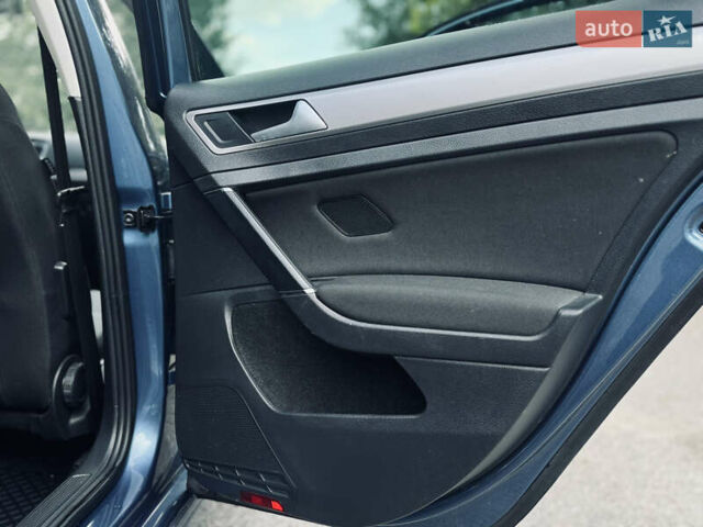 Синий Фольксваген e-Golf, объемом двигателя 0 л и пробегом 132 тыс. км за 9150 $, фото 18 на Automoto.ua