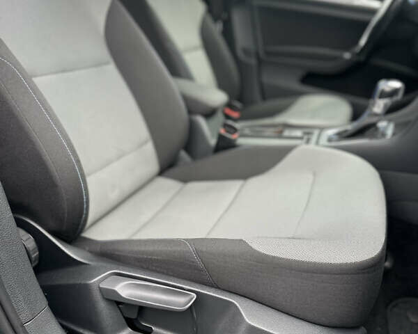 Синий Фольксваген e-Golf, объемом двигателя 0 л и пробегом 168 тыс. км за 7350 $, фото 104 на Automoto.ua