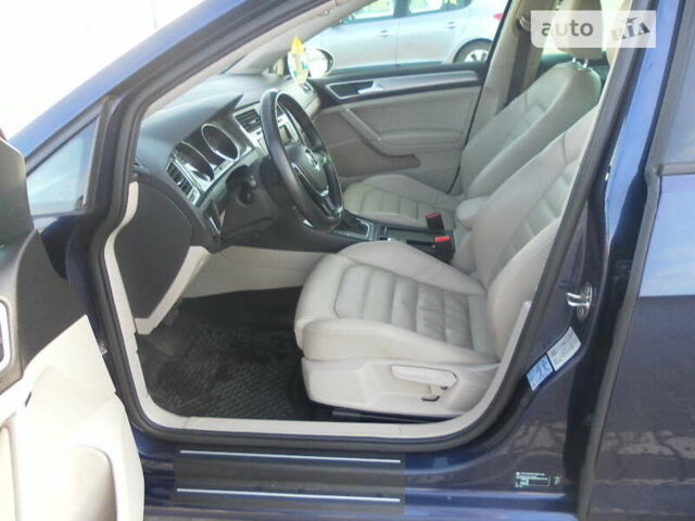 Синий Фольксваген e-Golf, объемом двигателя 0 л и пробегом 88 тыс. км за 9950 $, фото 10 на Automoto.ua