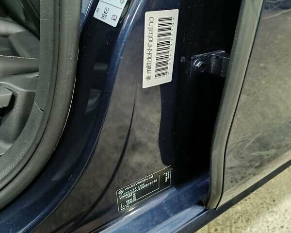 Синий Фольксваген e-Golf, объемом двигателя 0 л и пробегом 80 тыс. км за 8999 $, фото 79 на Automoto.ua