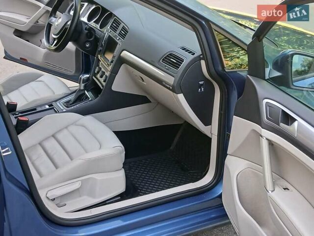 Синий Фольксваген e-Golf, объемом двигателя 0 л и пробегом 104 тыс. км за 10299 $, фото 18 на Automoto.ua