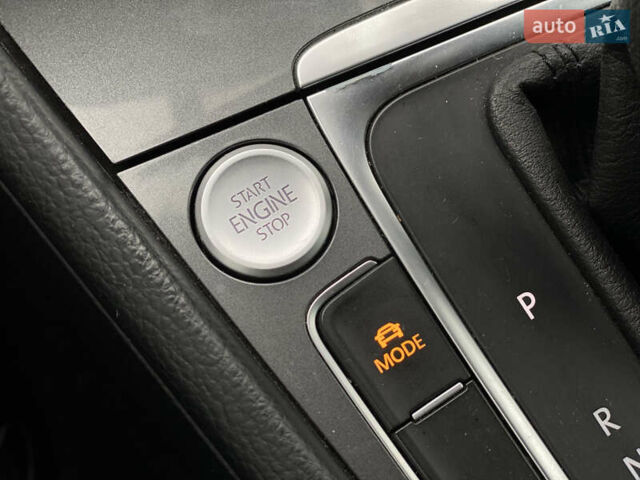 Синий Фольксваген e-Golf, объемом двигателя 0 л и пробегом 159 тыс. км за 7899 $, фото 28 на Automoto.ua