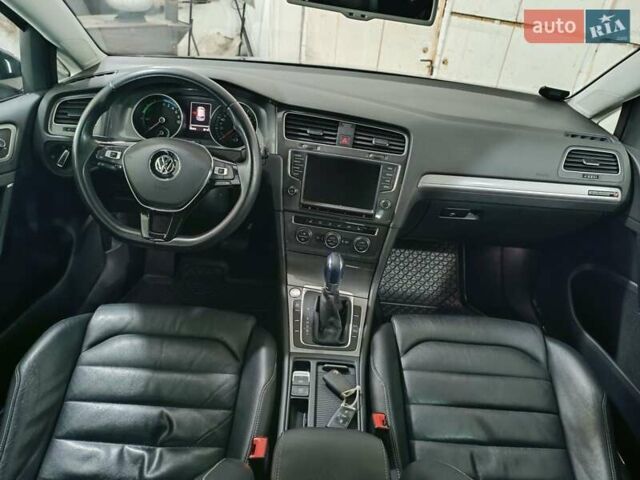 Синий Фольксваген e-Golf, объемом двигателя 0 л и пробегом 80 тыс. км за 8999 $, фото 95 на Automoto.ua