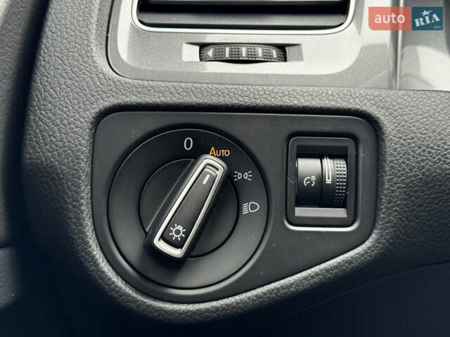 Синій Фольксваген e-Golf, об'ємом двигуна 0 л та пробігом 55 тис. км за 9300 $, фото 40 на Automoto.ua