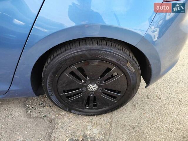 Синий Фольксваген e-Golf, объемом двигателя 0 л и пробегом 86 тыс. км за 10333 $, фото 27 на Automoto.ua
