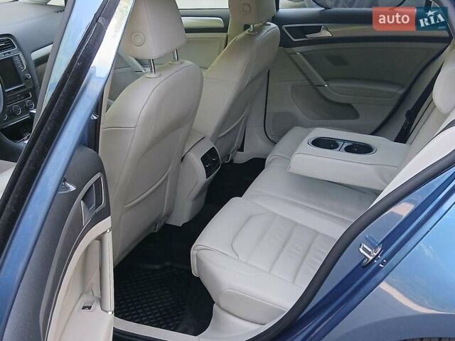 Синий Фольксваген e-Golf, объемом двигателя 0 л и пробегом 104 тыс. км за 10299 $, фото 16 на Automoto.ua