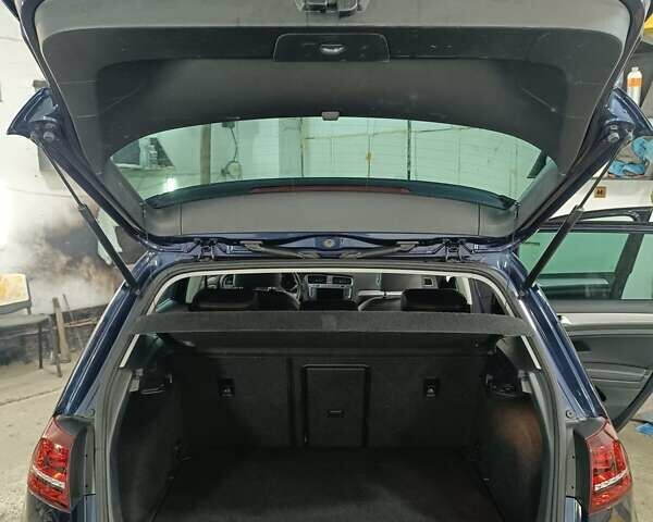 Синий Фольксваген e-Golf, объемом двигателя 0 л и пробегом 80 тыс. км за 8999 $, фото 67 на Automoto.ua