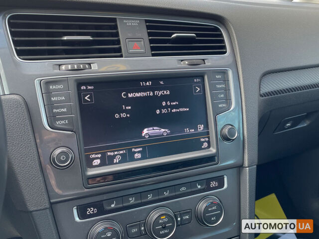 Синий Фольксваген e-Golf, объемом двигателя 24 л и пробегом 124 тыс. км за 9500 $, фото 18 на Automoto.ua