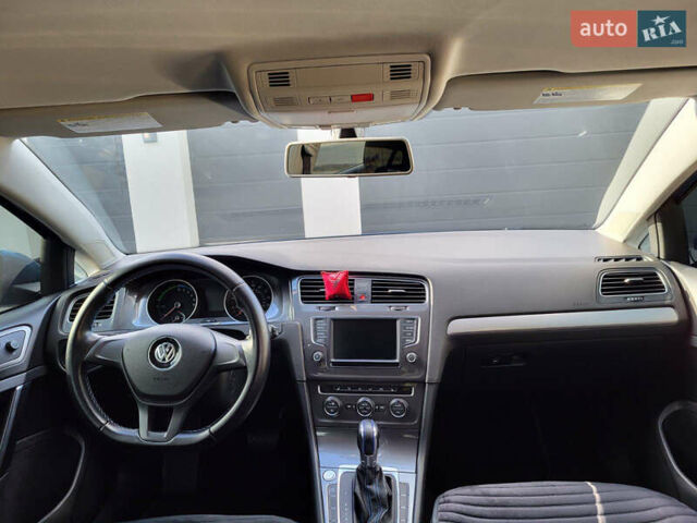 Синий Фольксваген e-Golf, объемом двигателя 0 л и пробегом 100 тыс. км за 8000 $, фото 18 на Automoto.ua