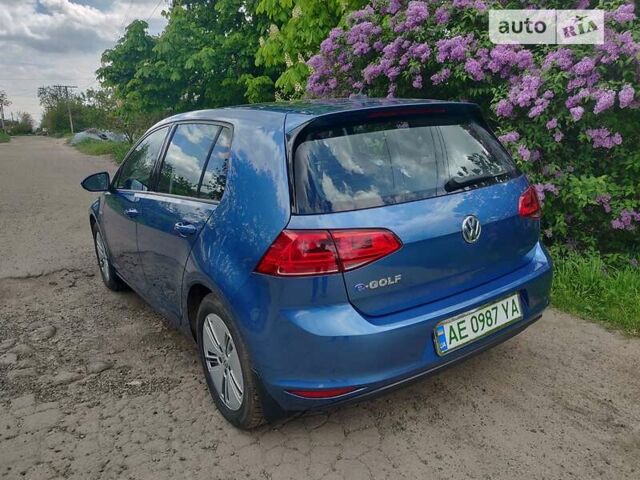 Синий Фольксваген e-Golf, объемом двигателя 0 л и пробегом 67 тыс. км за 14500 $, фото 2 на Automoto.ua