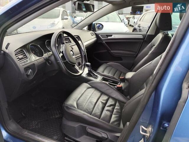 Синий Фольксваген e-Golf, объемом двигателя 0 л и пробегом 86 тыс. км за 10333 $, фото 44 на Automoto.ua