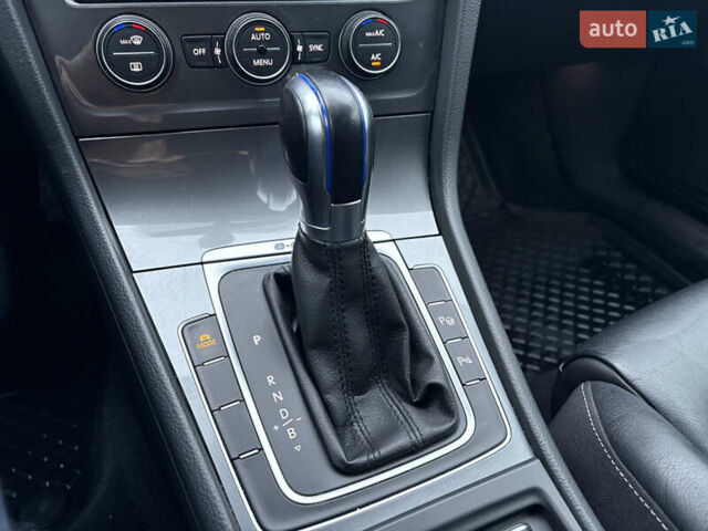 Синий Фольксваген e-Golf, объемом двигателя 0 л и пробегом 147 тыс. км за 9000 $, фото 12 на Automoto.ua