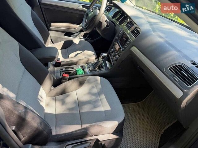 Синий Фольксваген e-Golf, объемом двигателя 0 л и пробегом 144 тыс. км за 9390 $, фото 21 на Automoto.ua