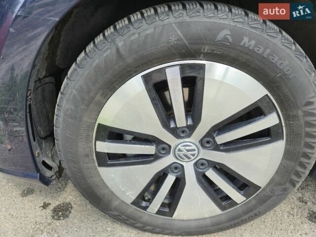 Синій Фольксваген e-Golf, об'ємом двигуна 0 л та пробігом 87 тис. км за 9000 $, фото 16 на Automoto.ua