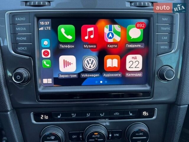 Синий Фольксваген e-Golf, объемом двигателя 0 л и пробегом 87 тыс. км за 8799 $, фото 89 на Automoto.ua