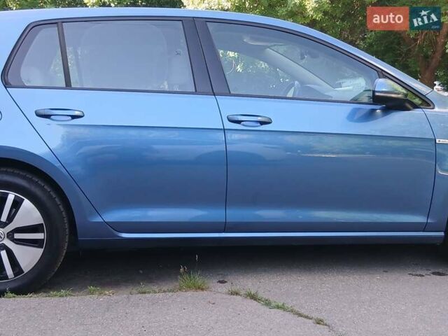 Синий Фольксваген e-Golf, объемом двигателя 0 л и пробегом 104 тыс. км за 10299 $, фото 7 на Automoto.ua