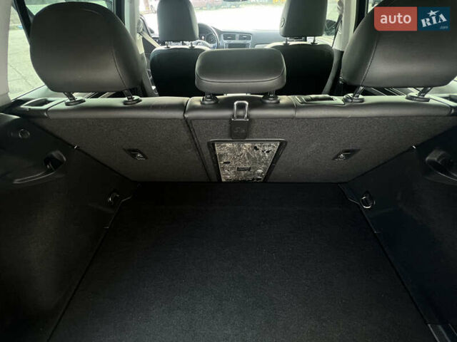 Синий Фольксваген e-Golf, объемом двигателя 0 л и пробегом 100 тыс. км за 8800 $, фото 15 на Automoto.ua