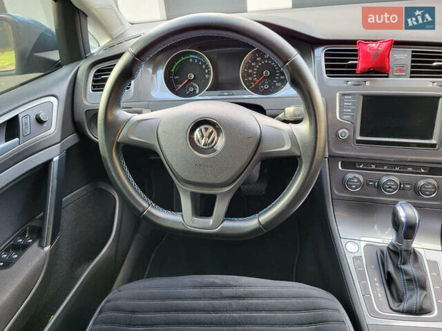 Синий Фольксваген e-Golf, объемом двигателя 0 л и пробегом 100 тыс. км за 8000 $, фото 19 на Automoto.ua