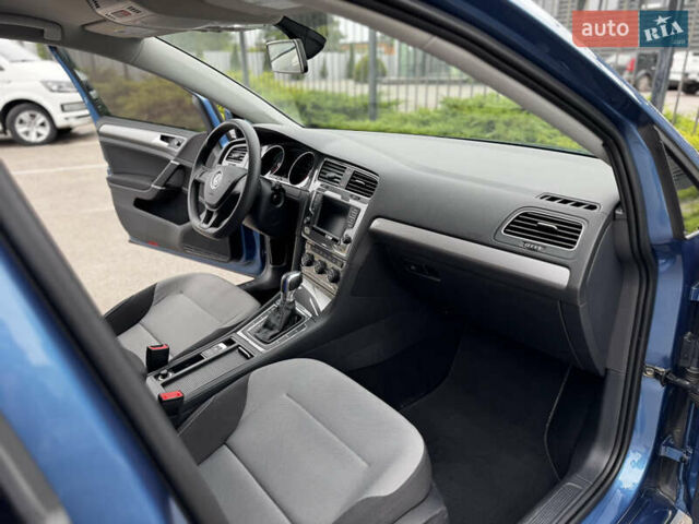 Синій Фольксваген e-Golf, об'ємом двигуна 0 л та пробігом 55 тис. км за 9300 $, фото 24 на Automoto.ua