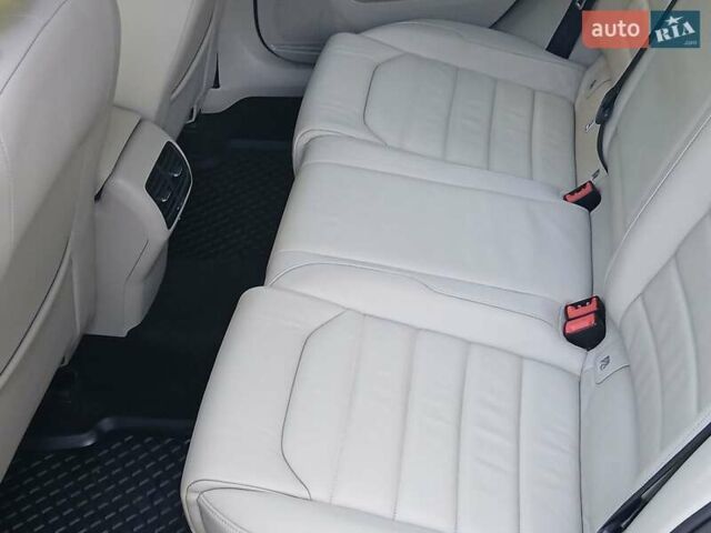 Синий Фольксваген e-Golf, объемом двигателя 0 л и пробегом 104 тыс. км за 10299 $, фото 23 на Automoto.ua
