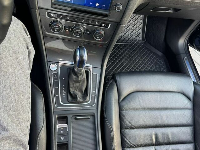 Синий Фольксваген e-Golf, объемом двигателя 0 л и пробегом 62 тыс. км за 10999 $, фото 14 на Automoto.ua