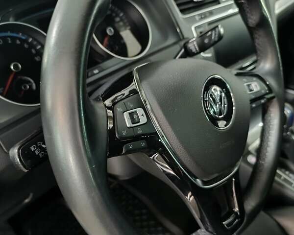 Синий Фольксваген e-Golf, объемом двигателя 0 л и пробегом 80 тыс. км за 8999 $, фото 84 на Automoto.ua