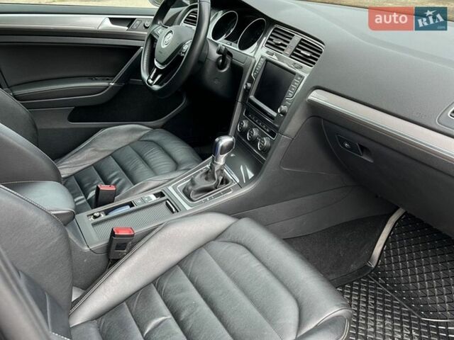 Синий Фольксваген e-Golf, объемом двигателя 0 л и пробегом 64 тыс. км за 9900 $, фото 17 на Automoto.ua
