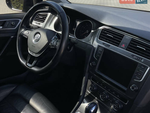 Синий Фольксваген e-Golf, объемом двигателя 0 л и пробегом 174 тыс. км за 9499 $, фото 5 на Automoto.ua