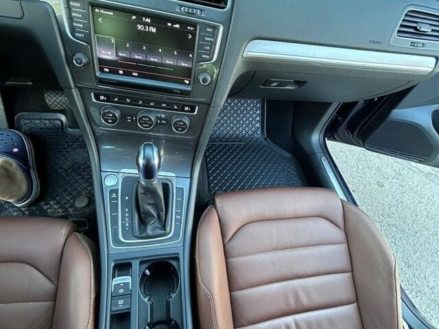 Синий Фольксваген e-Golf, объемом двигателя 0 л и пробегом 137 тыс. км за 10500 $, фото 24 на Automoto.ua